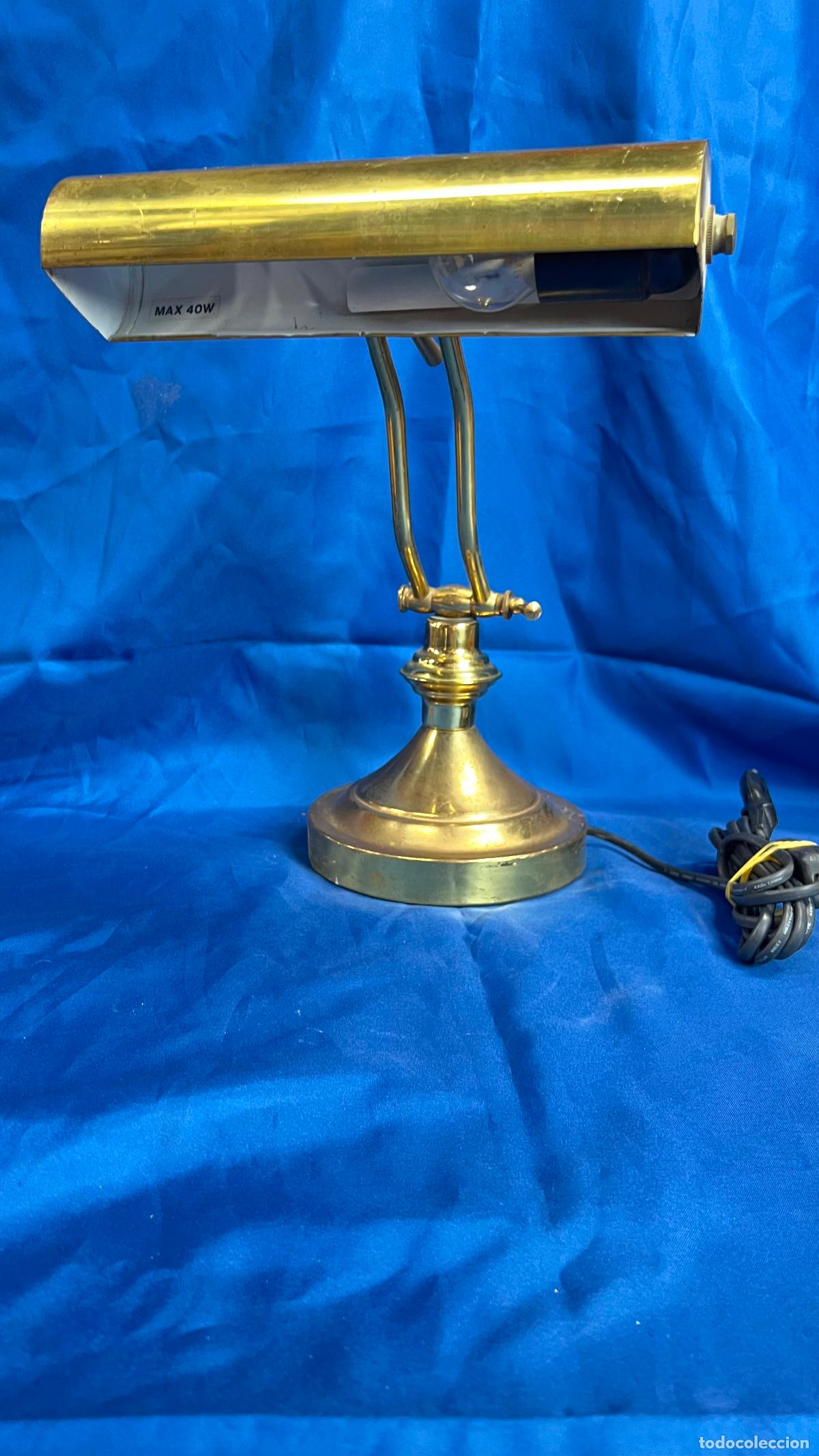 Antig&uuml;edades: ELEGANTE L&Aacute;MPARA DE MESA DE BANQUERO / NOTARIO RETRO - DISE&Ntilde;O CL&Aacute;SICO EN LAT&Oacute;N DORADO CON FOCO TUBUL