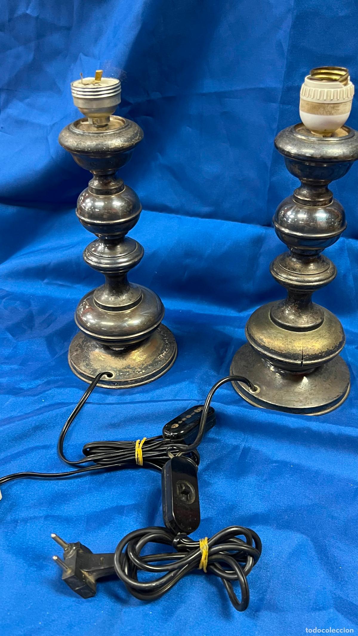 Antig&uuml;edades: PAREJA DE PIES DE L&Aacute;MPARA VINTAGE ESTILO CANDELABRO - MET&Aacute;LICOS CON P&Aacute;TINA ENVEJECIDA / PLATED - CON