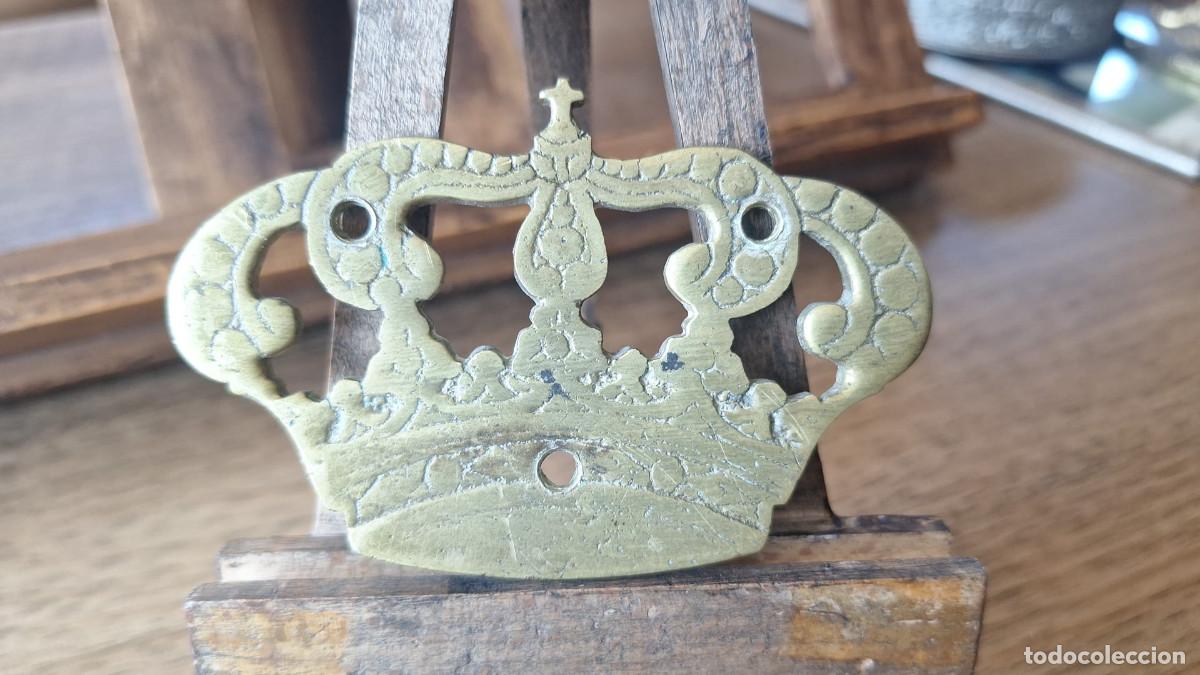 Antig&uuml;edades: Corona de Bronce para Atornillar