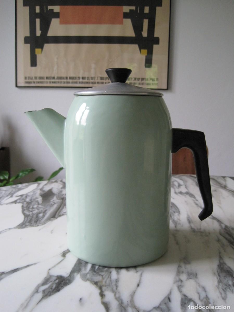 Antig&uuml;edades: CAFETERA DE HIERRO ESMA&Ntilde;TADO - TETERA - A&Ntilde;OS 50
