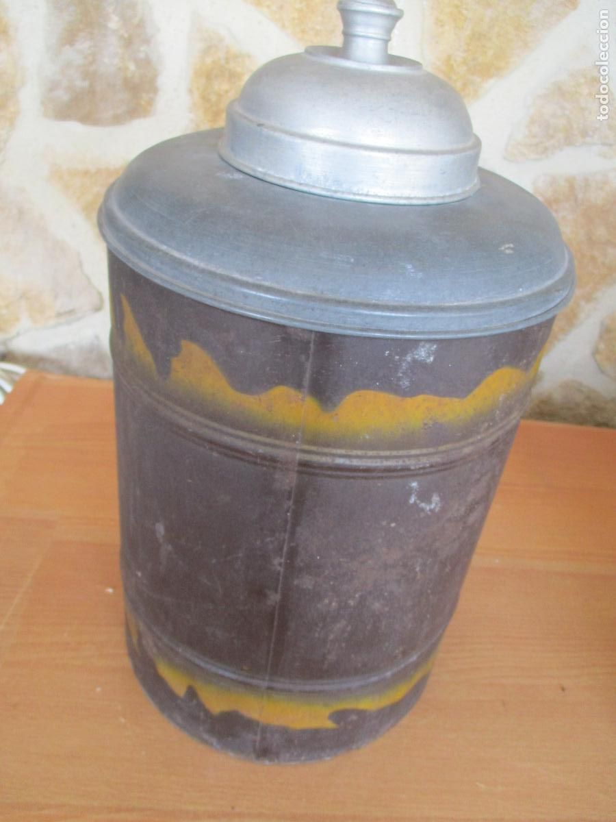 Antig&uuml;edades: ANTIGUA HELADERA DE METAL, MIE UNOS 40 CM. DE ALTA Y UNOS 23 DE DI&Aacute;METRO