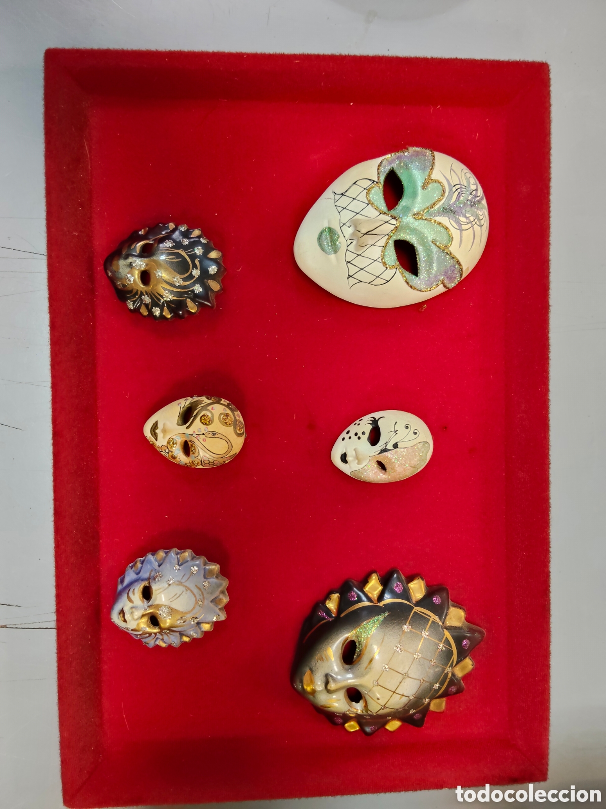 Antig&uuml;edades: Lote m&aacute;scaras de porcelana
