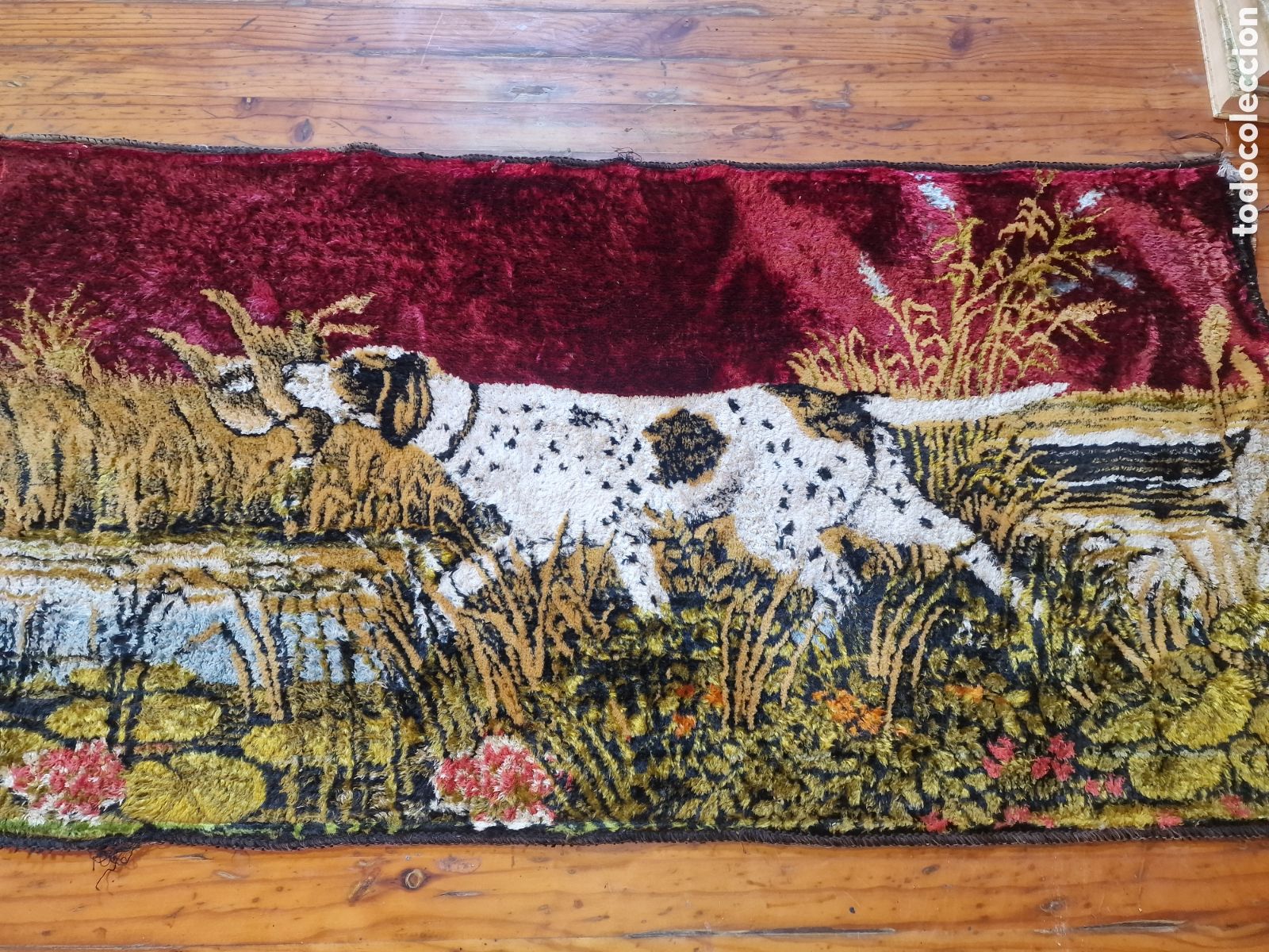 Antig&uuml;edades: Antiguo tapiz medida 96x49cm,perro de caza,buen estado