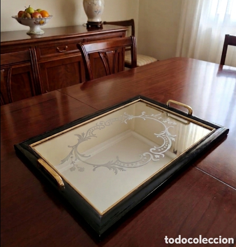 Antig&uuml;edades: Elegante Bandeja de Espejo con Decoraci&oacute;n Artesanal