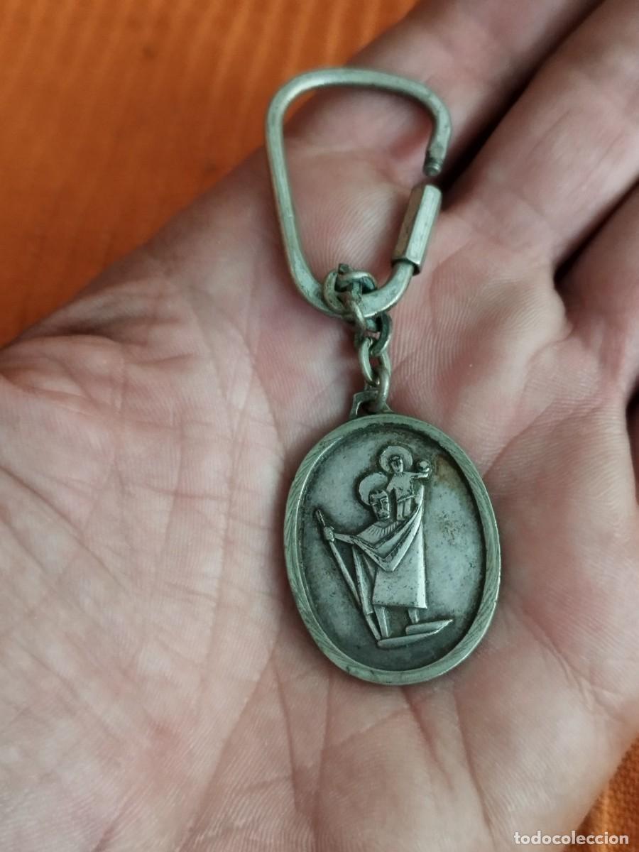 Antig&uuml;edades: Antiguo llavero San Crist&oacute;bal, patr&oacute;n de conductores y viajeros. Religioso. Grabado iniciales fecha