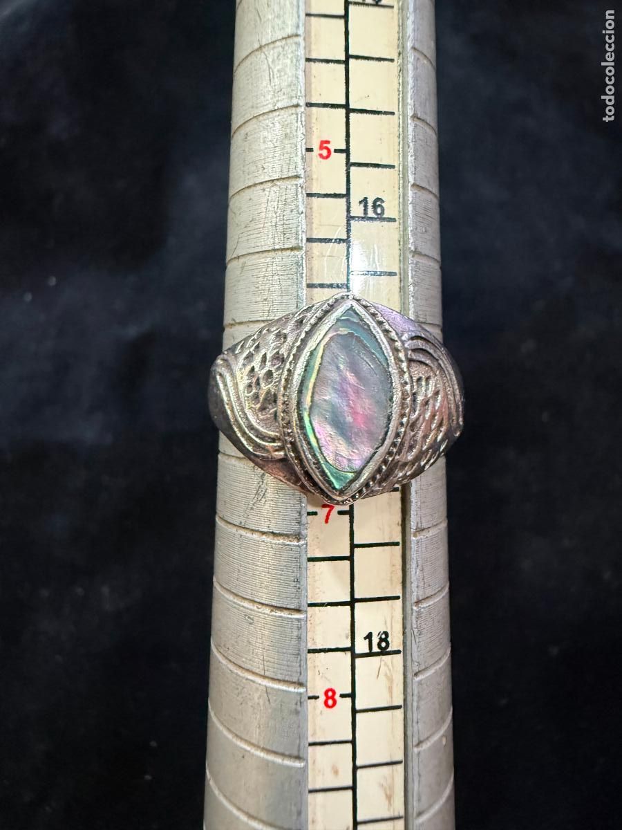 Antig&uuml;edades: PRECIOSO ANILLO DE PLATA CONTRASTADA Y PIEDRA DE NACAR CENTRAL
