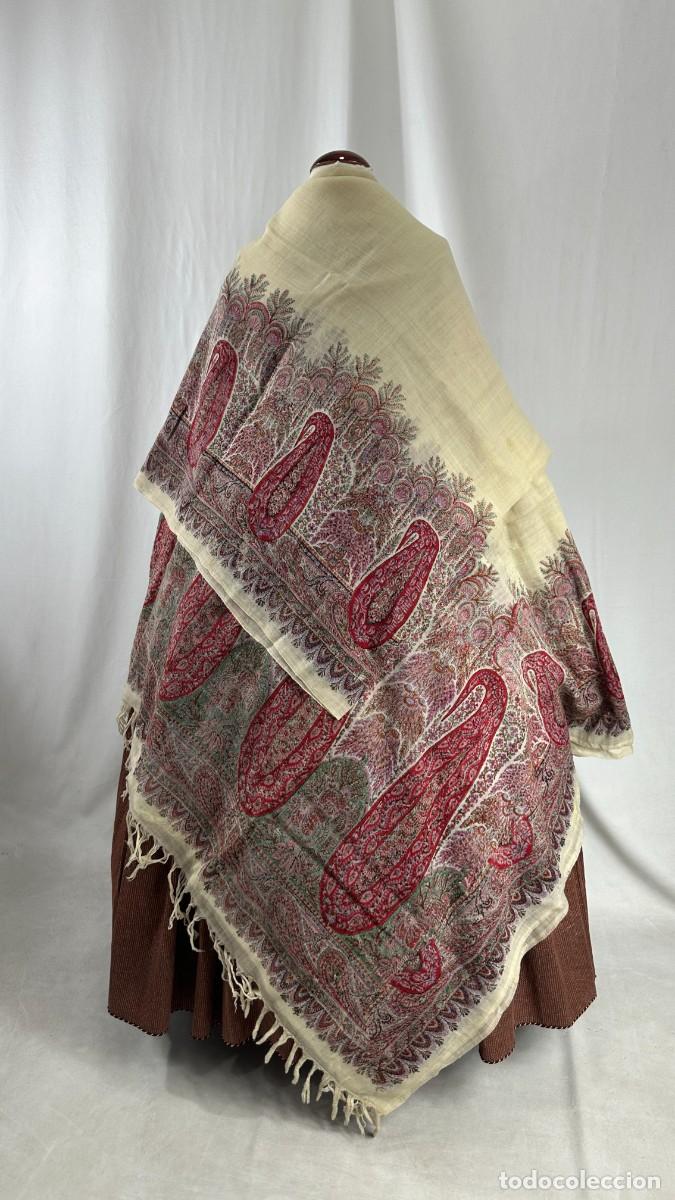 Antig&uuml;edades: Antigua capucha. Mant&oacute;n de merino fino
