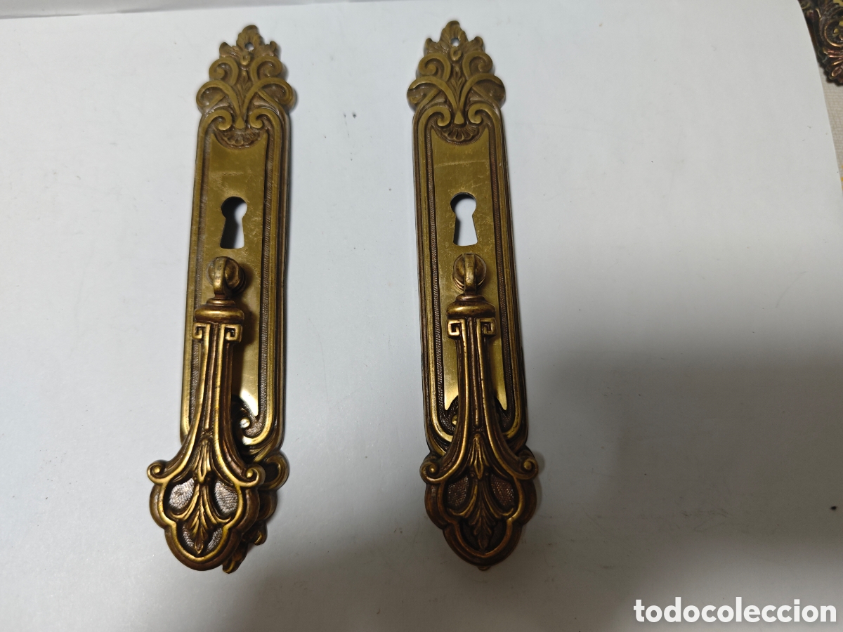 Antig&uuml;edades: 2 tiradores antiguos en bronce o laton