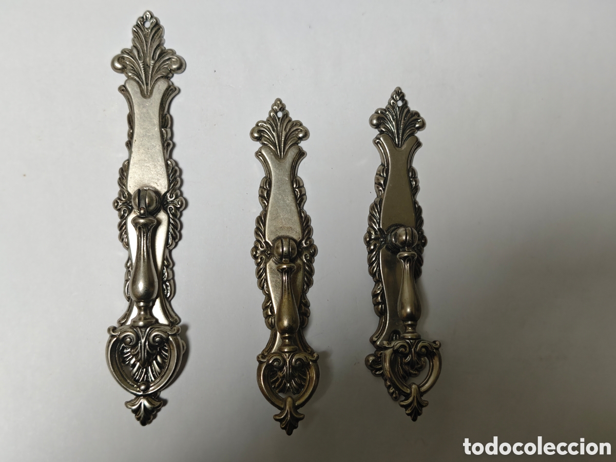 Antig&uuml;edades: 3 tiradores en bronce plateado - Foto 5