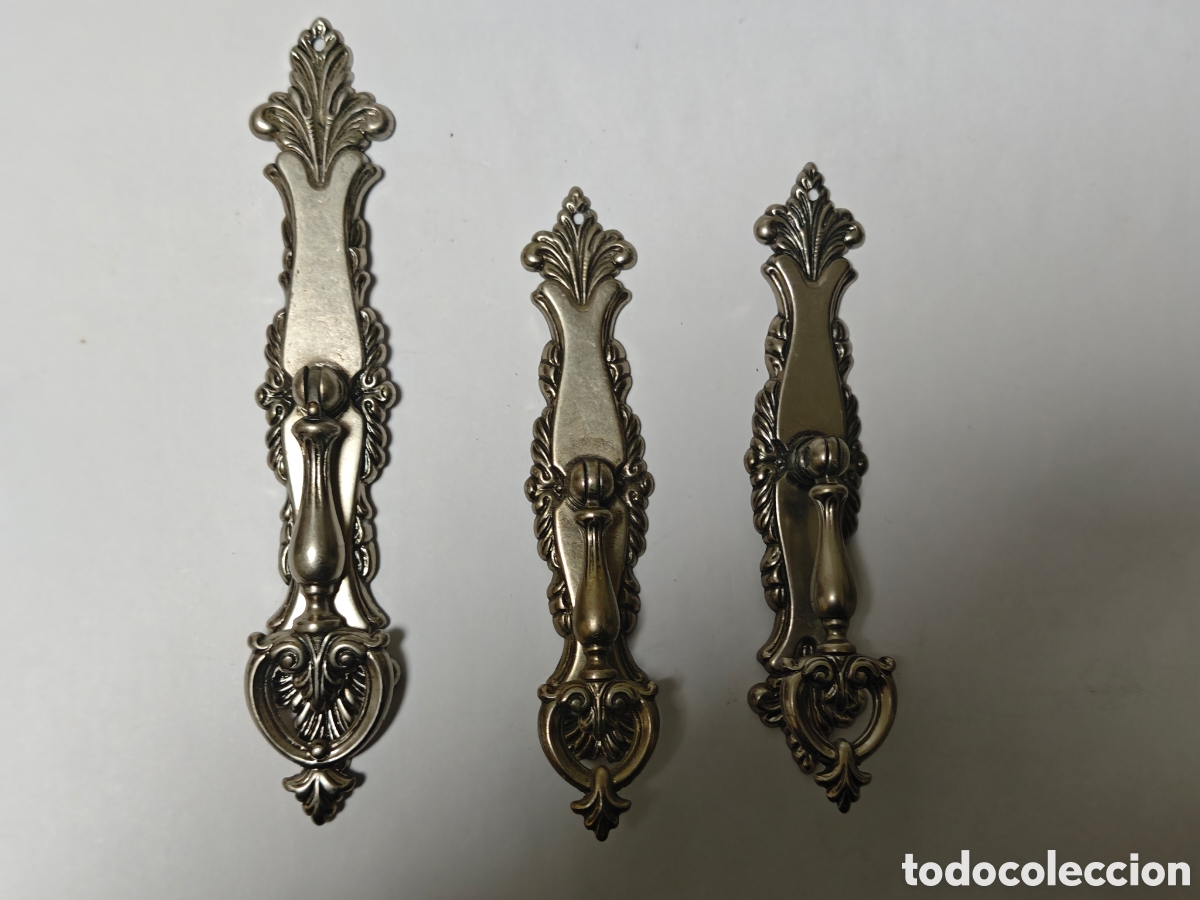 Antig&uuml;edades: 3 tiradores en bronce plateado - Foto 7