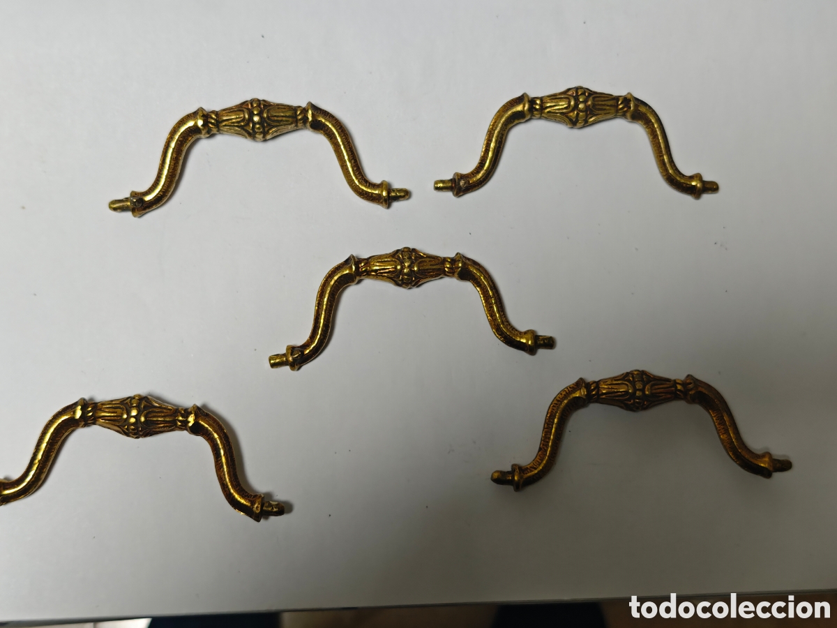 Antig&uuml;edades: Cinco tiradores antiguos en bronce - Foto 1