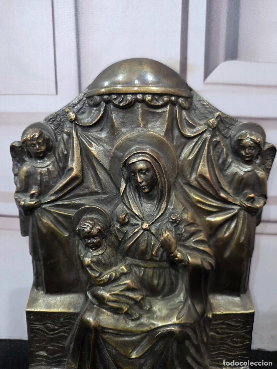 Antig&uuml;edades: Placa relieve de bronce que representa a la Virgen de Gracia - Foto 3