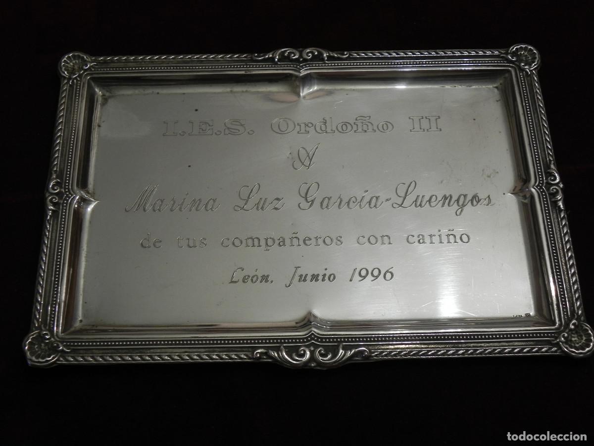 Antig&uuml;edades: ** ANTIGUA BANDEJA DE PLATA **