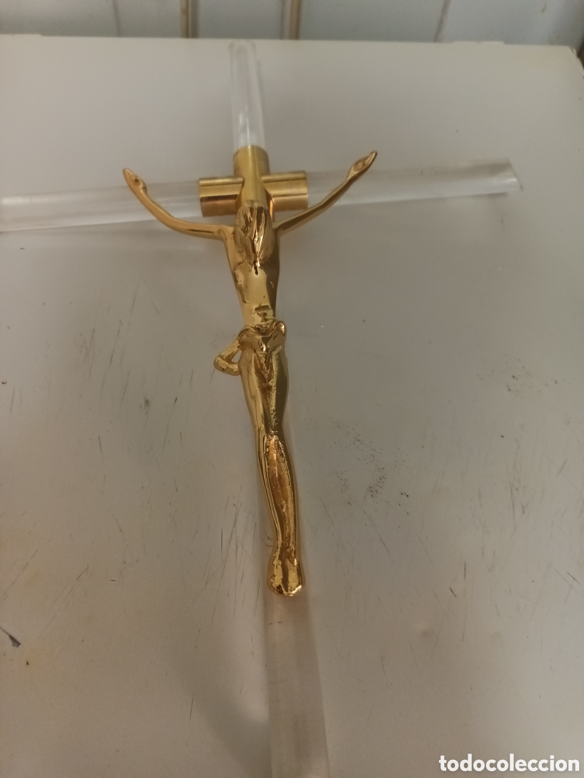 Antig&uuml;edades: CRUCIFIJO HECHO EN BRONCE