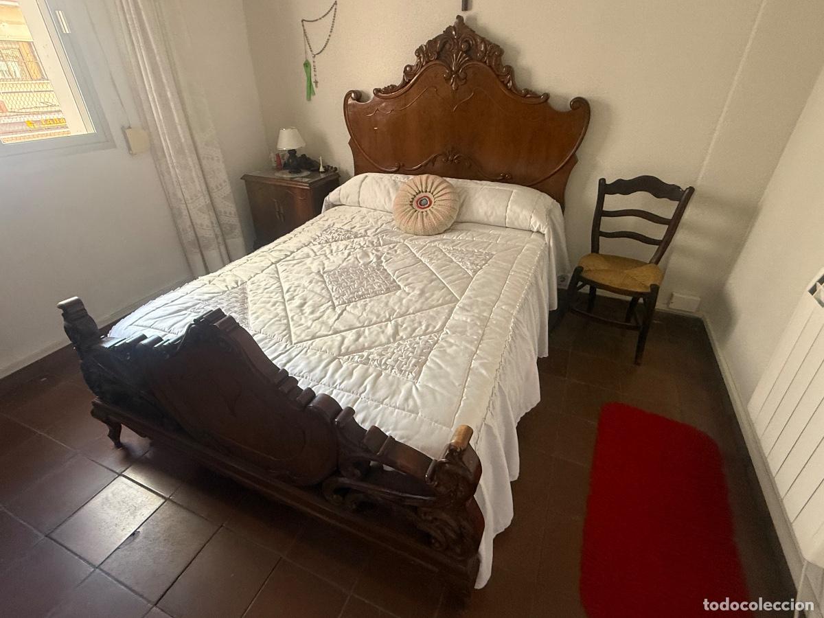 Antig&uuml;edades: Cama matrimonial de madera antigua - Foto 1