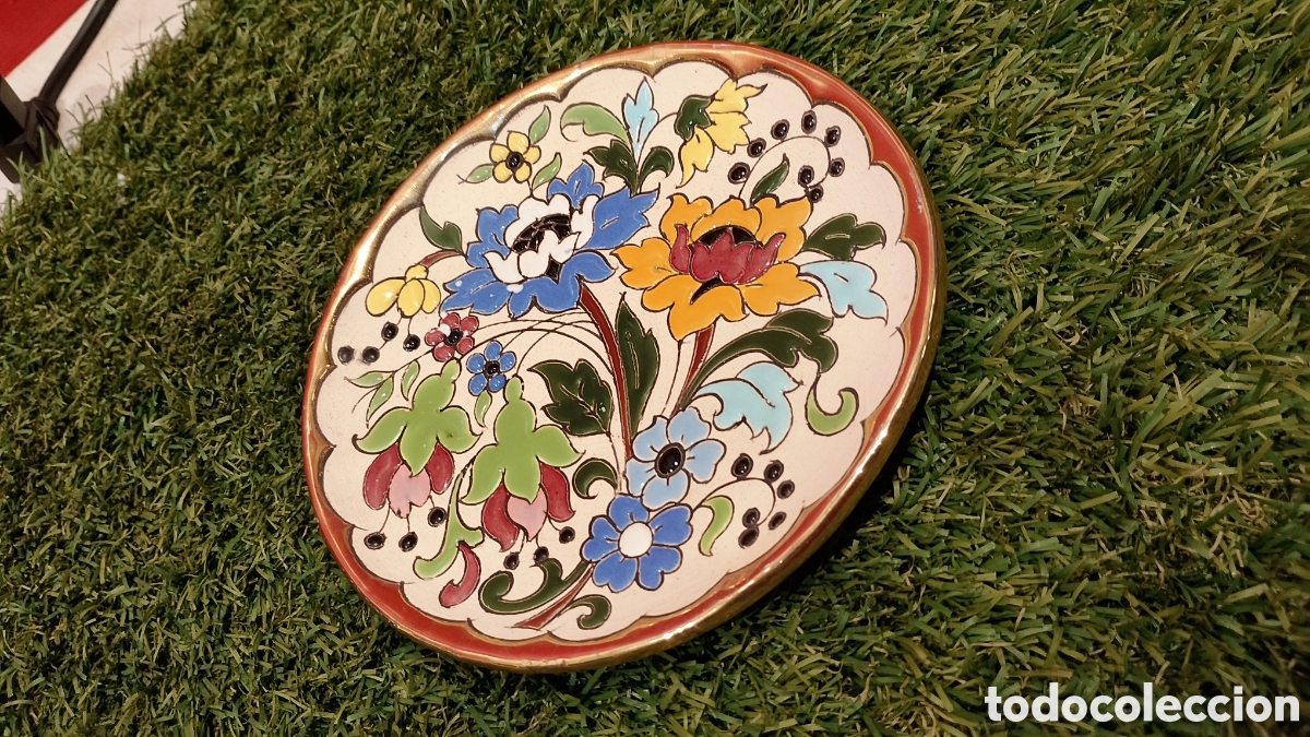 Antig&uuml;edades: Plato de porcelana tariana oro de ley y esmaltes en relieve tenica &aacute;rabe cer&aacute;micas sevilla