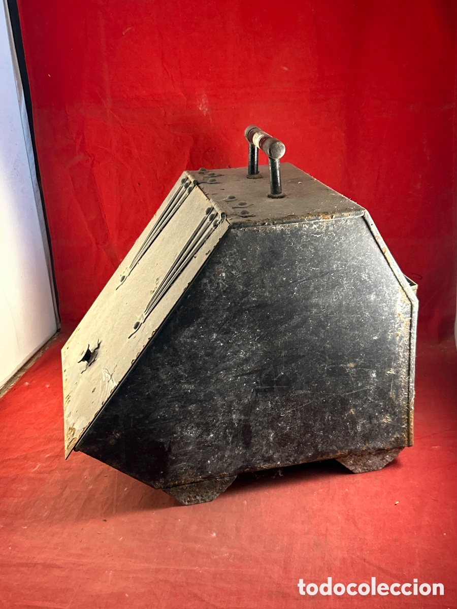 Antig&uuml;edades: ANTIGUA CARBONERA DE HIERRO - Foto 3