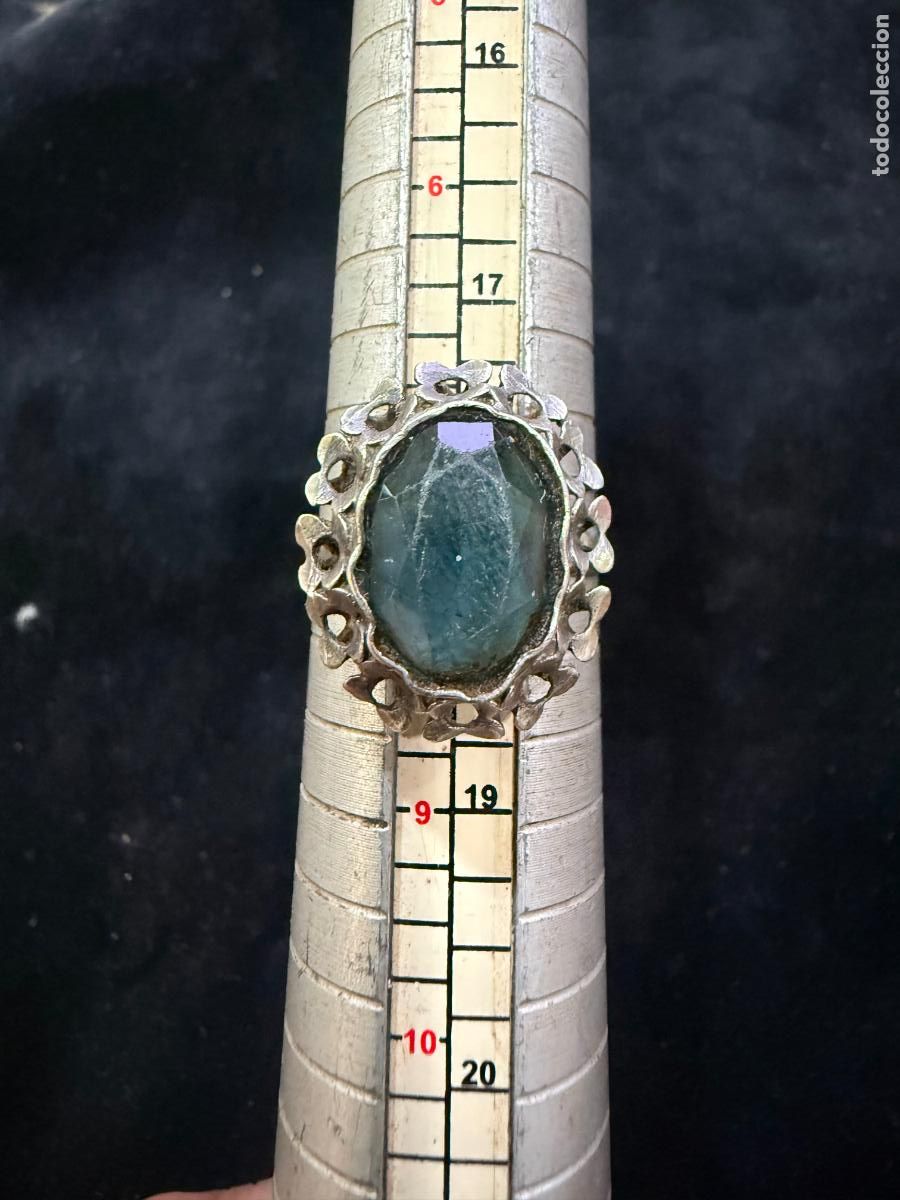 Antig&uuml;edades: ANTIGUO ANILLO DE PLATA CON PIEDRA CENTRAL