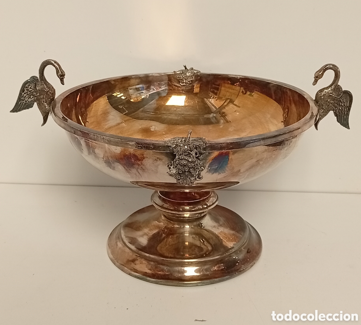 Antig&uuml;edades: CENTRO DE MESA O FRUTERO DE METAL PLATEADO