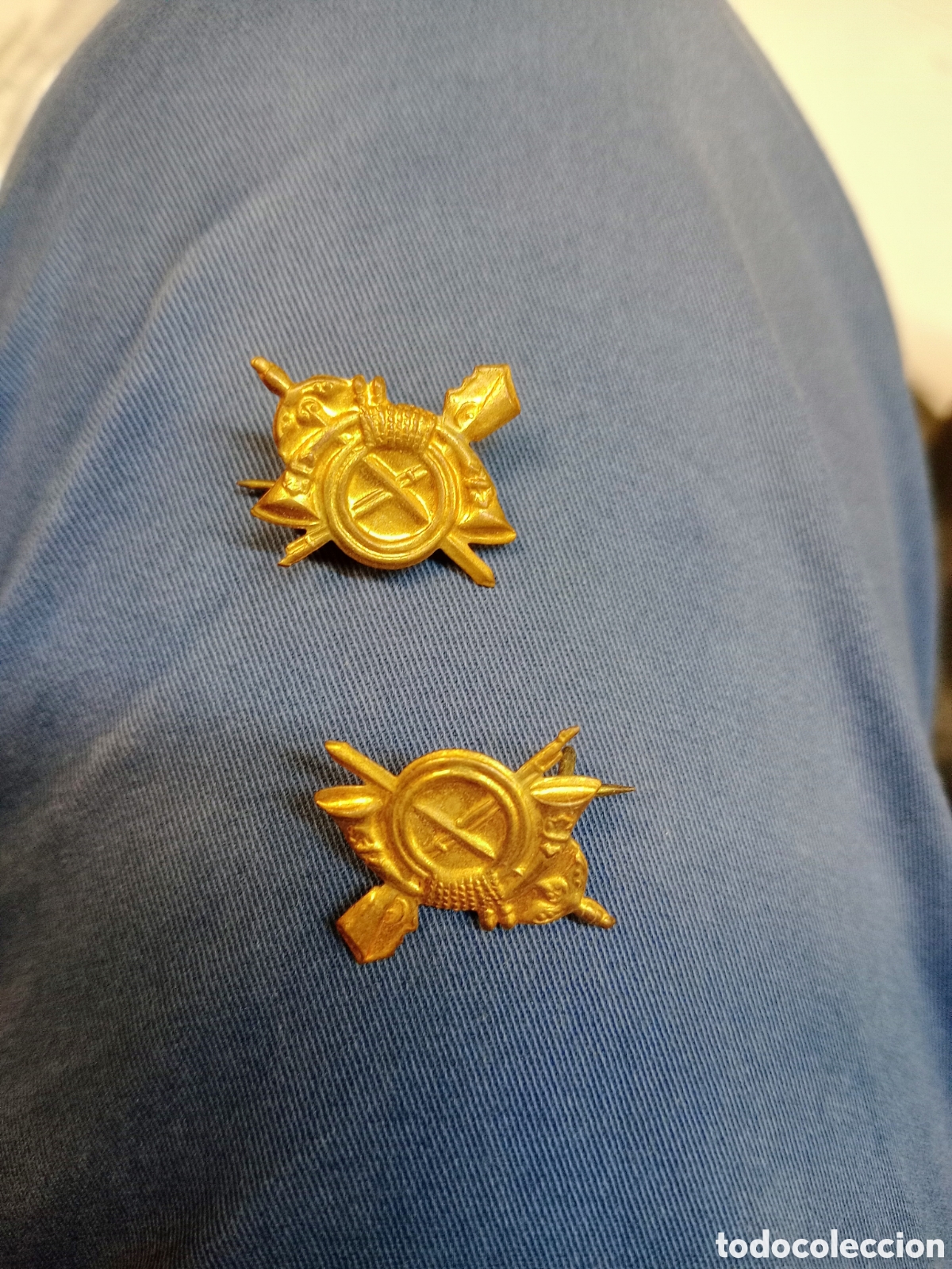 Antig&uuml;edades: Insignia de la guerra civil - Foto 1