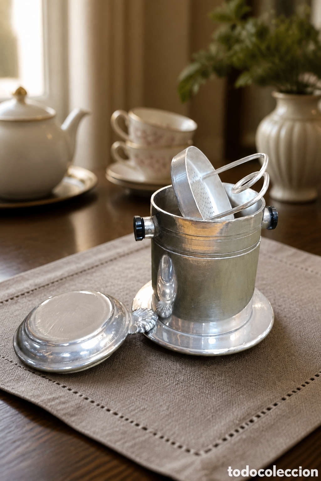 Antig&uuml;edades: ANTIGUA CAFETERA DE FILTRO BA&Ntilde;O DE PLATA