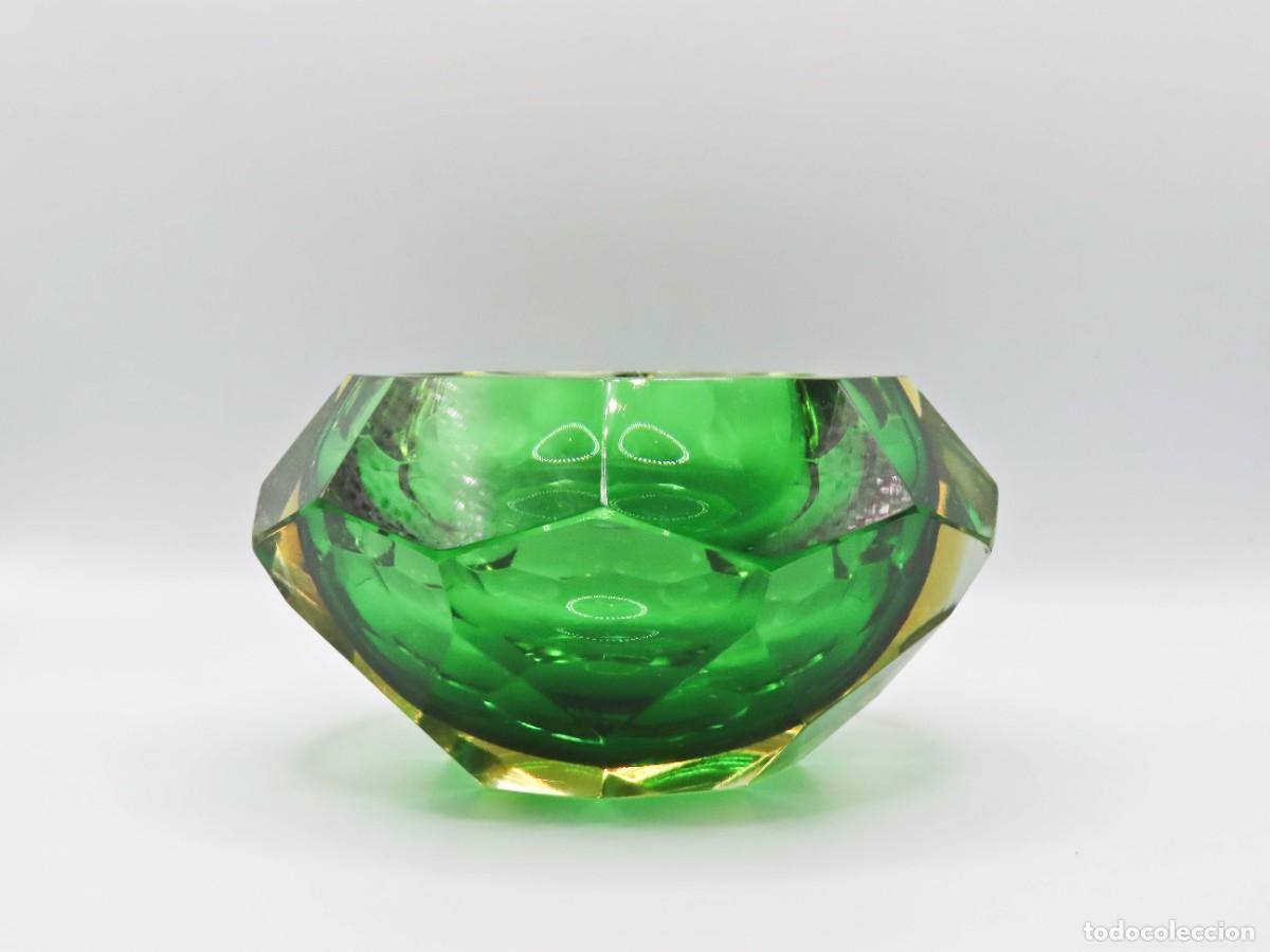 Antig&uuml;edades: CENICERO CRISTAL VERDE TALLADO BOHEMIA ESTILO MOSER SKLO