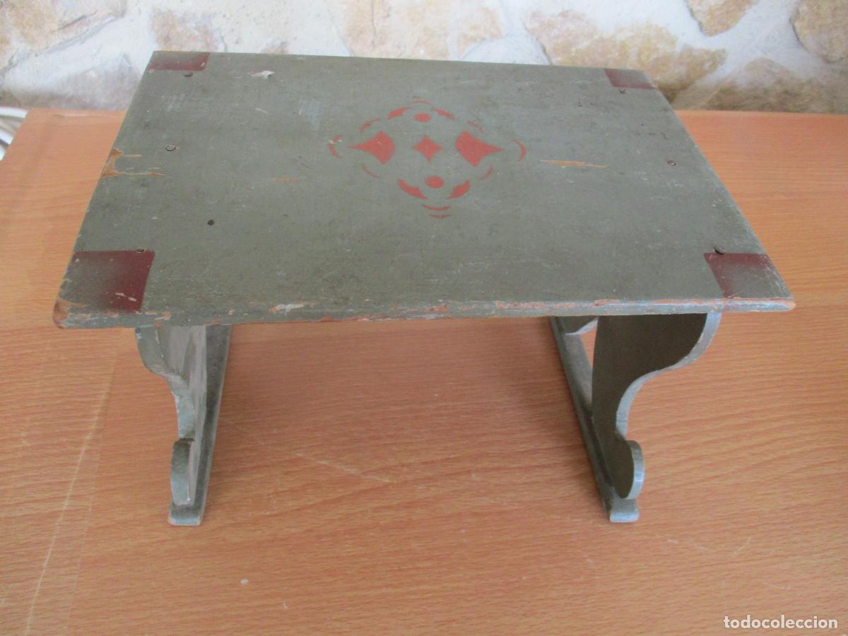 Antig&uuml;edades: ANTIGUA MESA DE CASA DE MU&Ntilde;ECAS-ES DE MADERA PINTADA , MIDE 13X16X23 CM.-