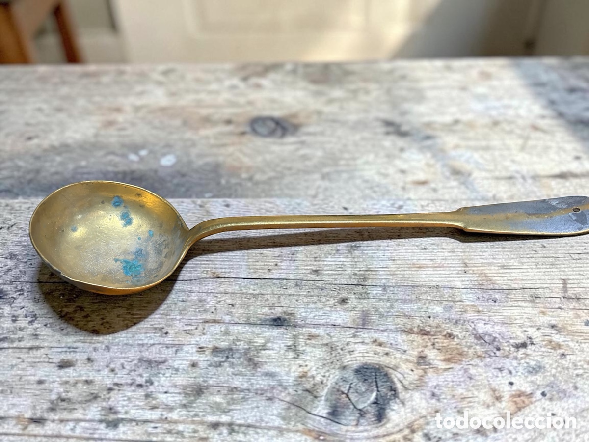 Antig&uuml;edades: Antiguo cuchar&oacute;n de lat&oacute;n - Foto 2