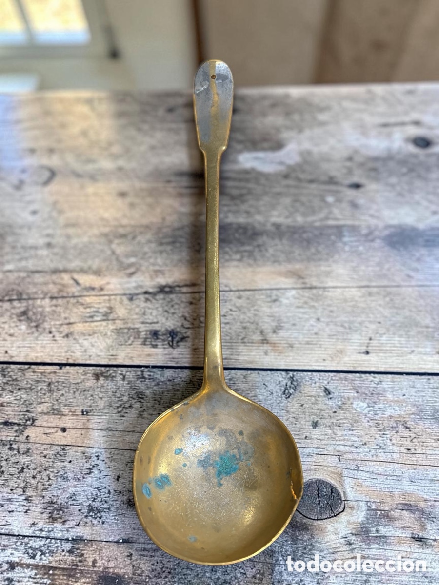 Antig&uuml;edades: Antiguo cuchar&oacute;n de lat&oacute;n - Foto 1