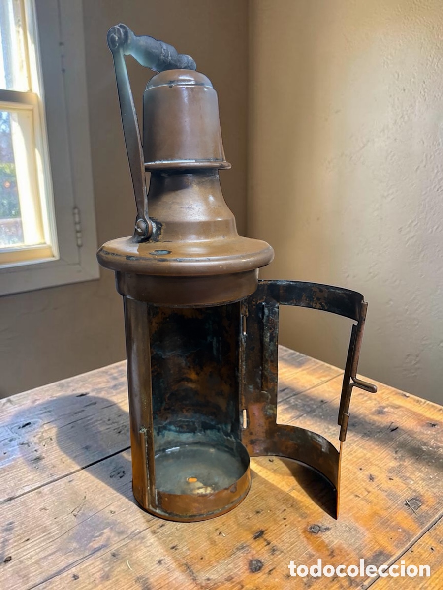 Antig&uuml;edades: Antiguo farol n&aacute;utico de se&ntilde;alizaci&oacute;n