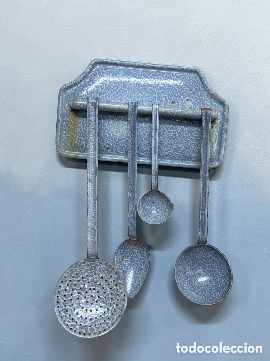 Antig&uuml;edades: Antiguo soporte de utensilios esmaltado color granito