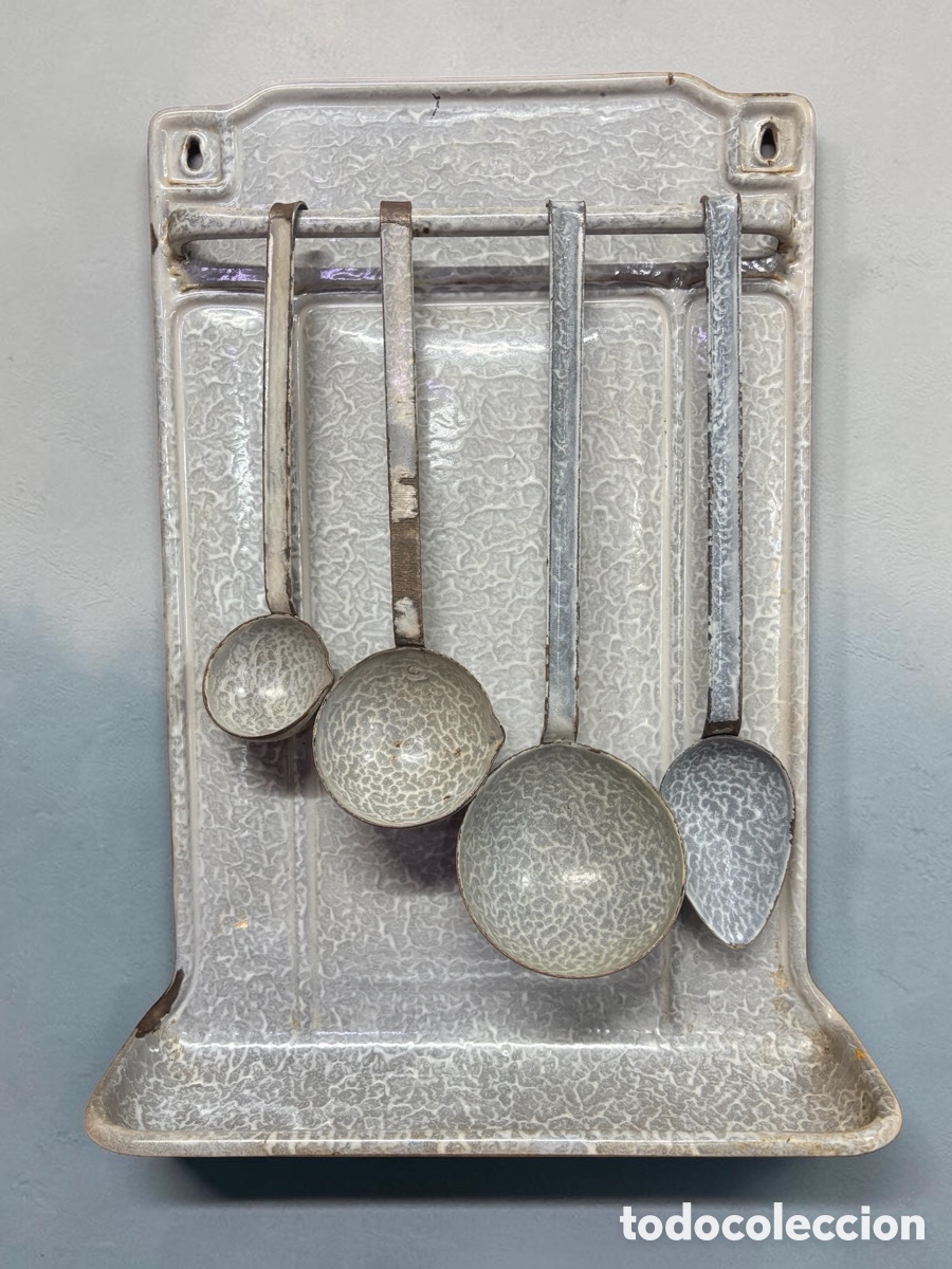 Antig&uuml;edades: Antiguo soporte de utensilios de esmalte