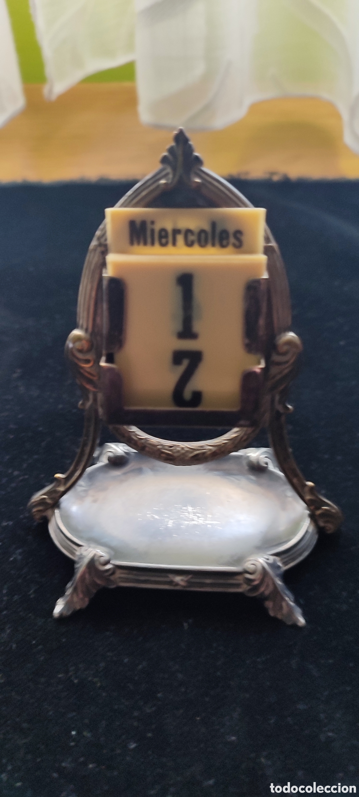 Antig&uuml;edades: Calendario perpetuo modernista de escritorio de principios del siglo XX