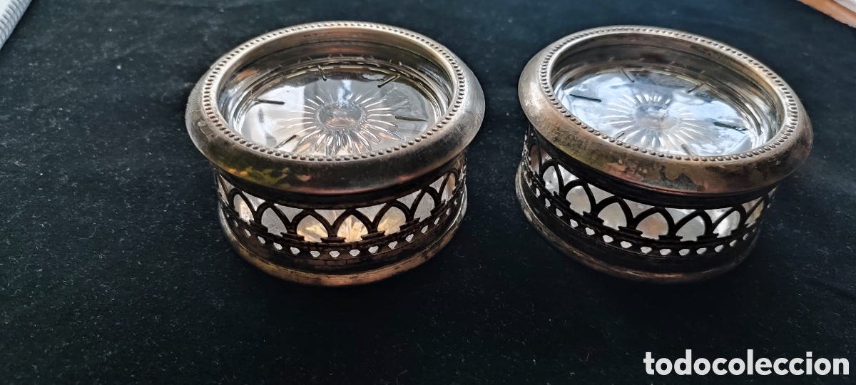 Antig&uuml;edades: Dos recipientes de cristal y alpaca plateada modernistas de principios del siglo XX