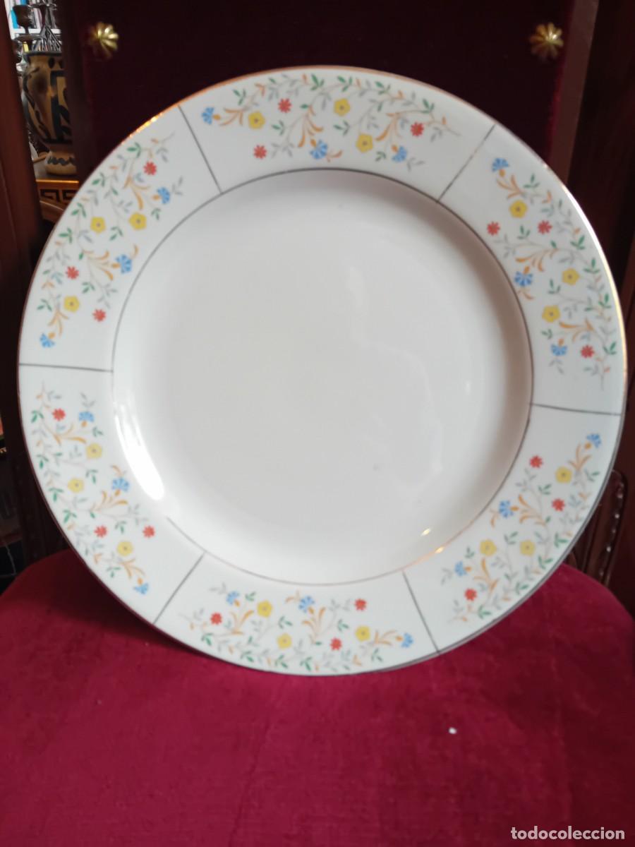 Antig&uuml;edades: Plato de China opaca principios del siglo XX, con sello por debajo