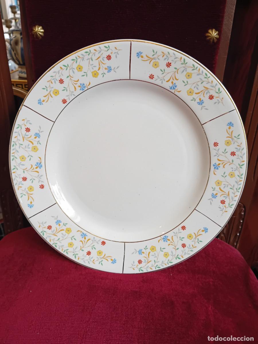 Antig&uuml;edades: Plato de China opaca principios del siglo XX, con sello por debajo