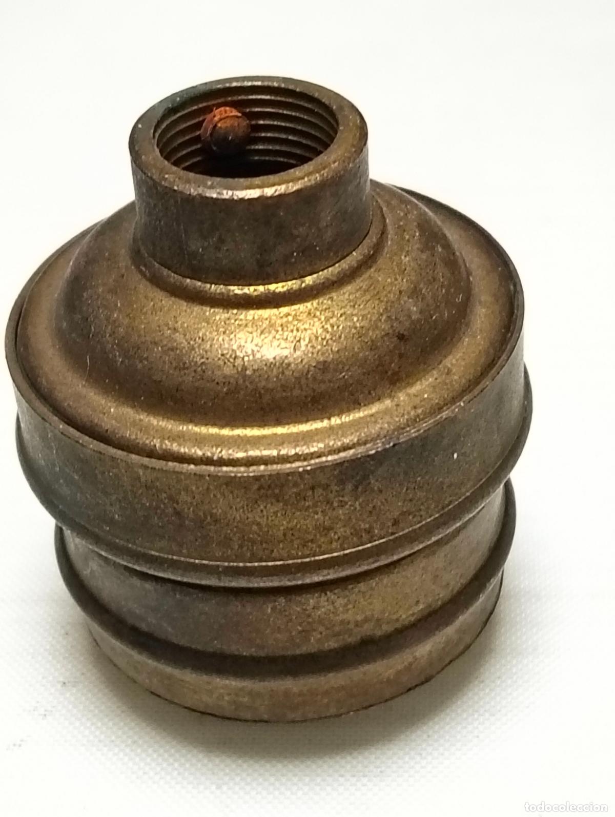 Antig&uuml;edades: ANTIGUO CASQUILLO PORTALAMPARAS