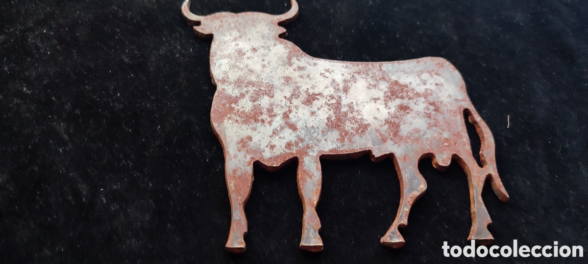 Antig&uuml;edades: Antiguo toro de Osborne en hierro recortado