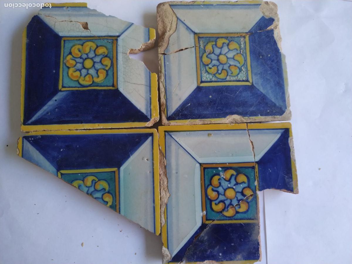 Antig&uuml;edades: Conjunto 4 azulejos pTalavera ( Toledo) serie de clavo para restaurar Sm. S XVI
