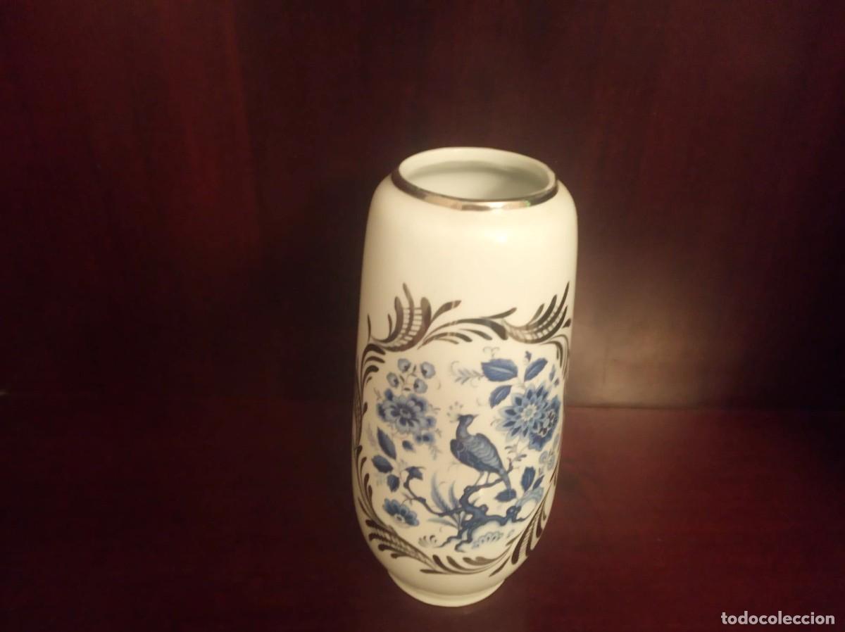 Antig&uuml;edades: Jarr&oacute;n Valdevira Made in Spain 27,5 cm &ndash; Porcelana decorada azul con ave y flores