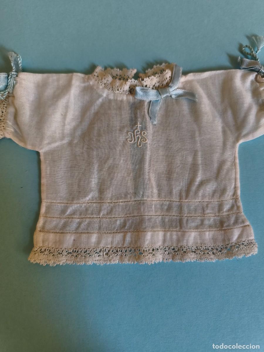 Antig&uuml;edades: CAMISA DE NI&Ntilde;O JESUS HECHA A MANO EN BATISTA PRIMERA MITAD S.XX