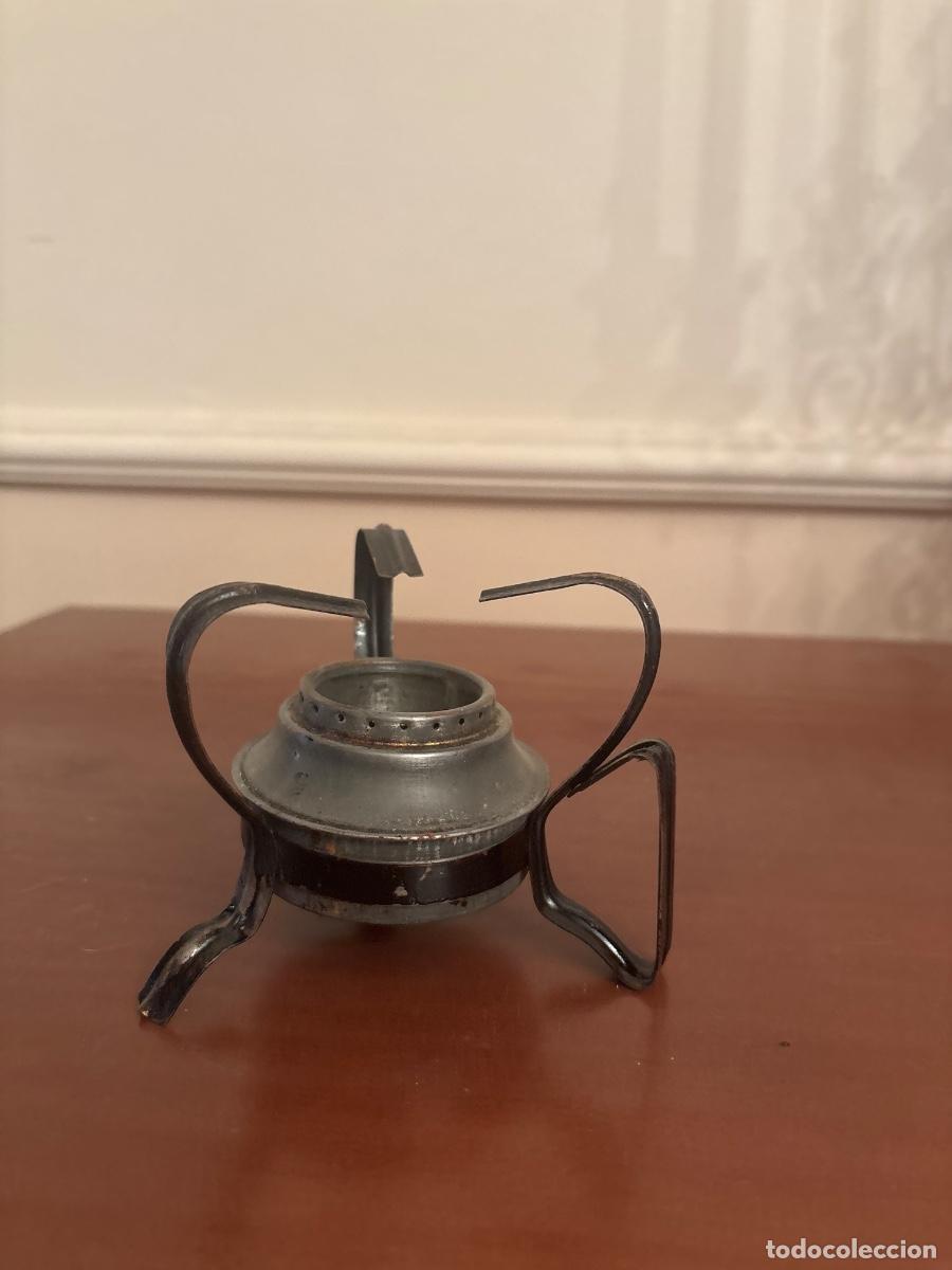 Antig&uuml;edades: Peque&ntilde;o infiernillo de hojalata