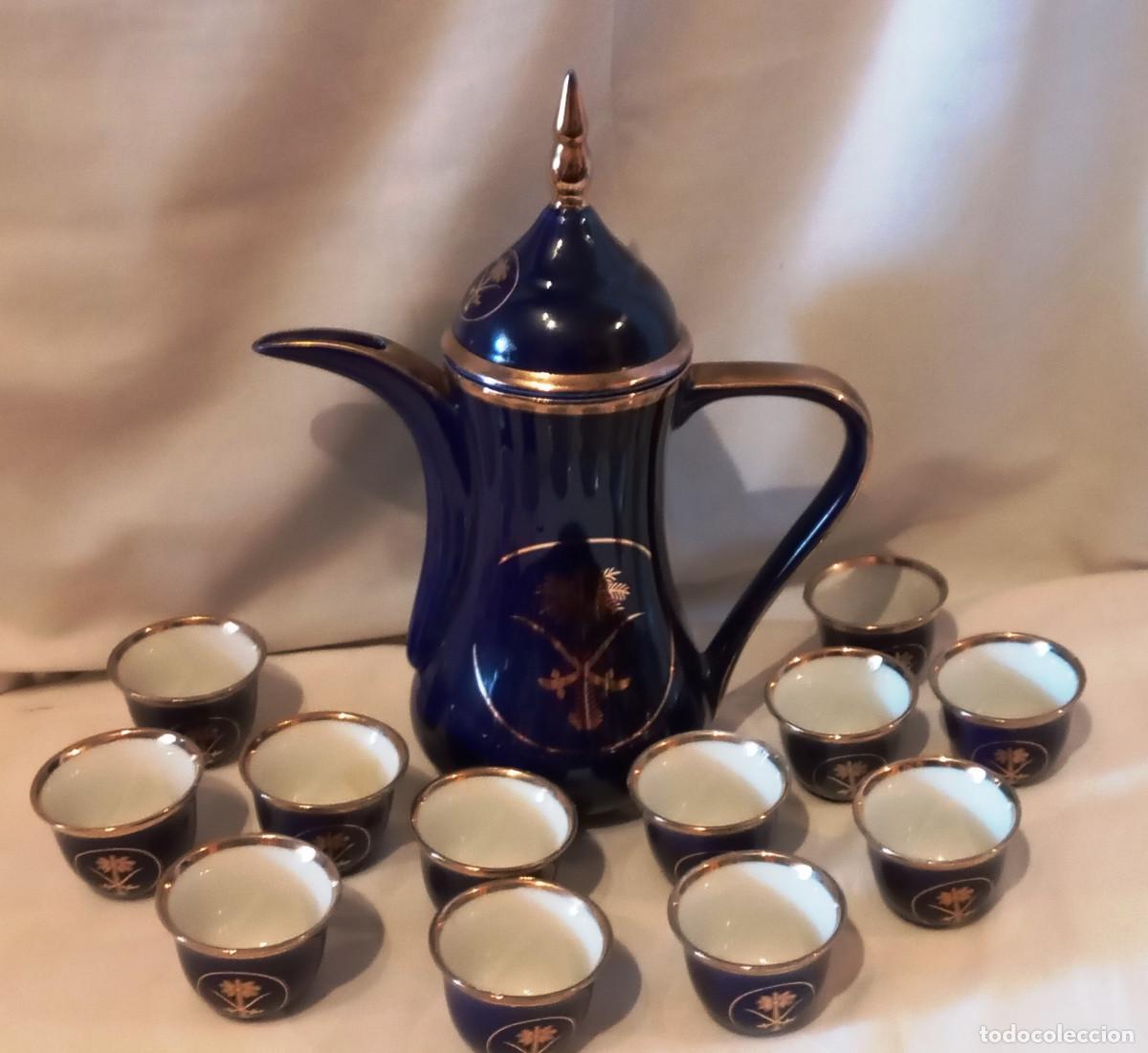 Antiques: Juego de t&eacute; japon&eacute;s azul y dorado.