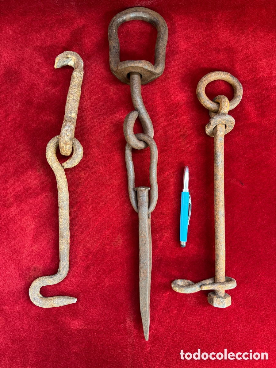 Antig&uuml;edades: Lote de 3 argollas antiguas en hierro forjado! S.XIX.