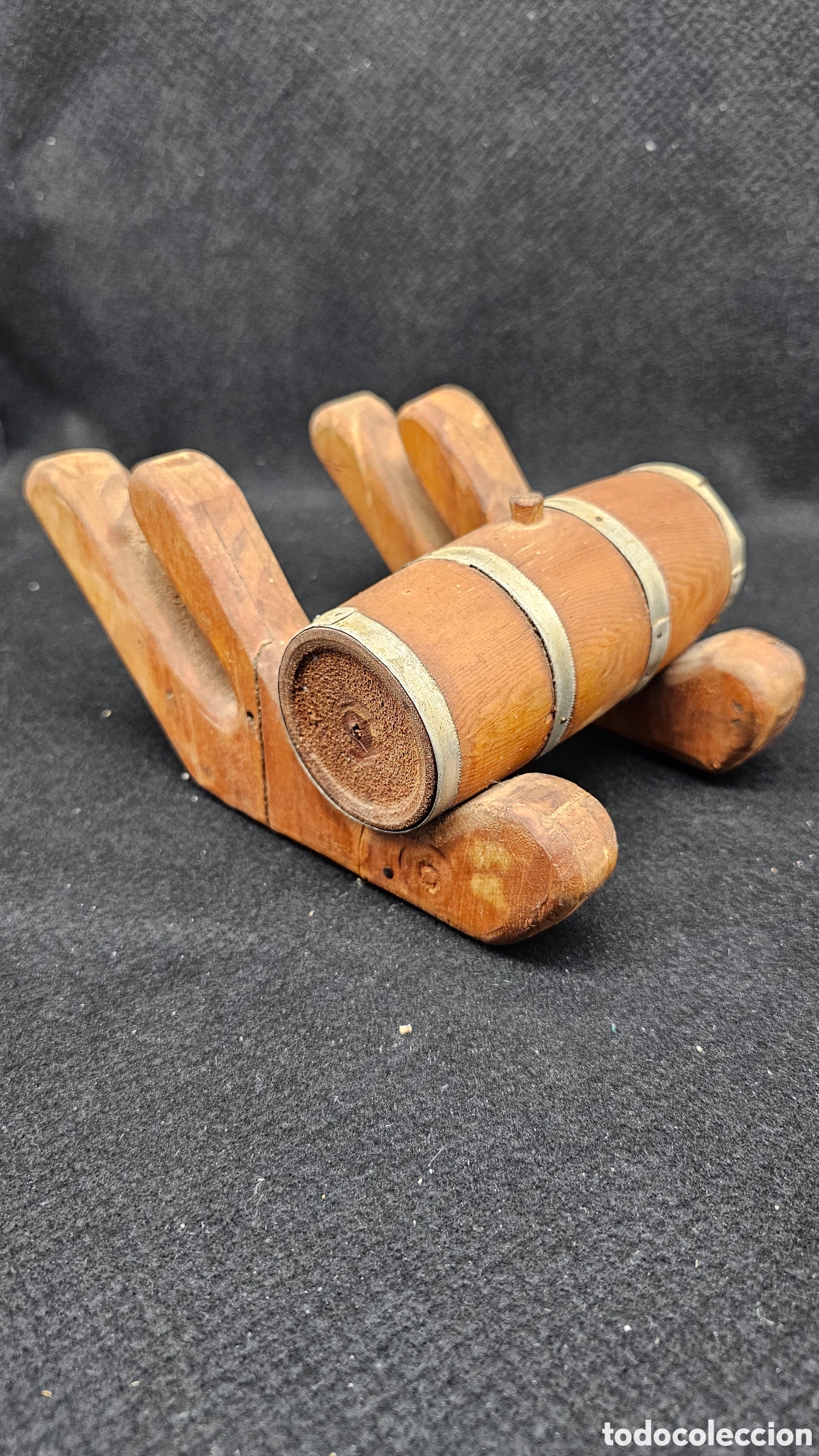 Antig&uuml;edades: Servilletero r&uacute;stico de madera