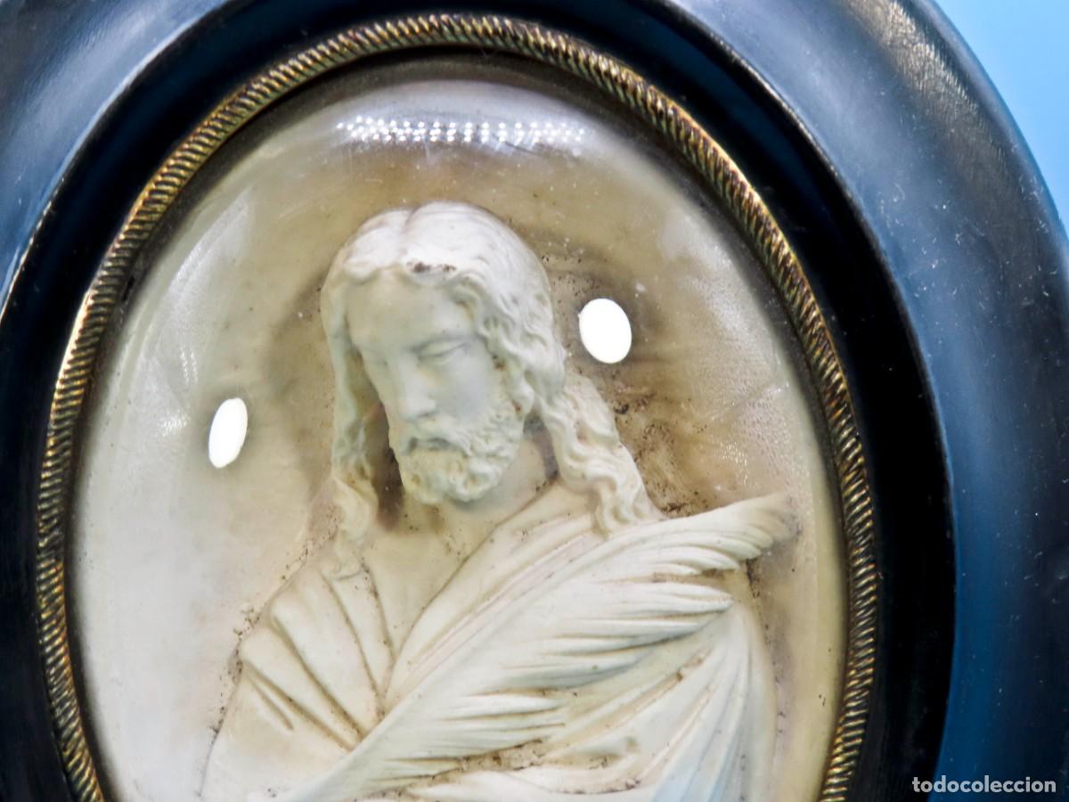 Antig&uuml;edades: CUADRO CON MEDALL&Oacute;N CRISTO DE LA PALMA - Foto 2