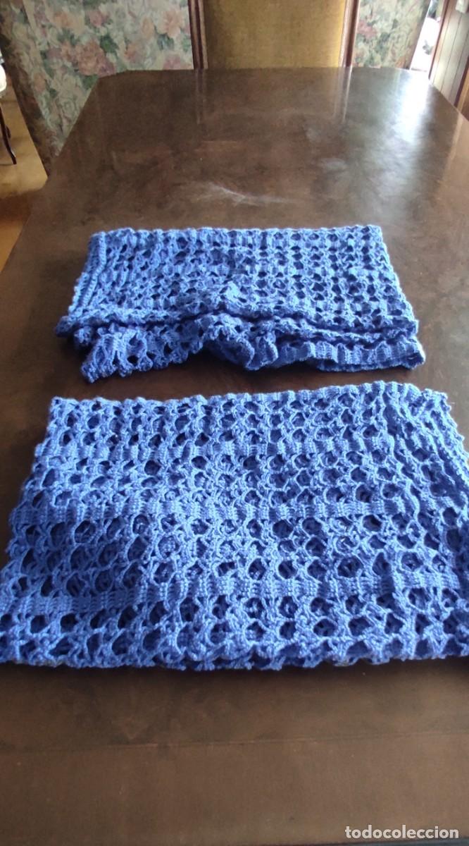 Antig&uuml;edades: LOTE DE DOS GRANDES PA&Ntilde;OS DE GANCHILLO/CROCHET HECHOS A MANO. COLOR AZUL.