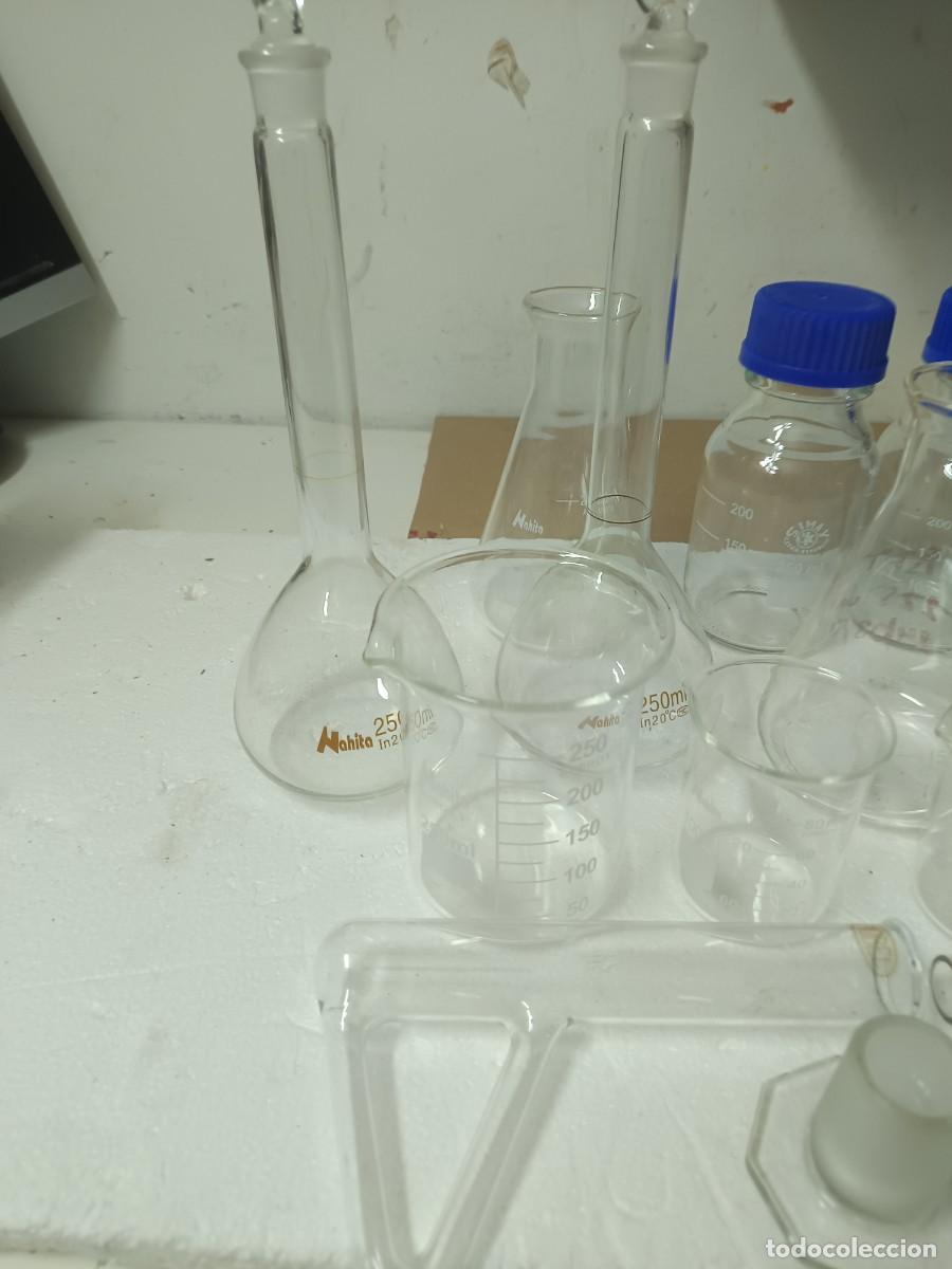 Antig&uuml;edades: Lote de objetos de laboratorio cristal - Foto 2