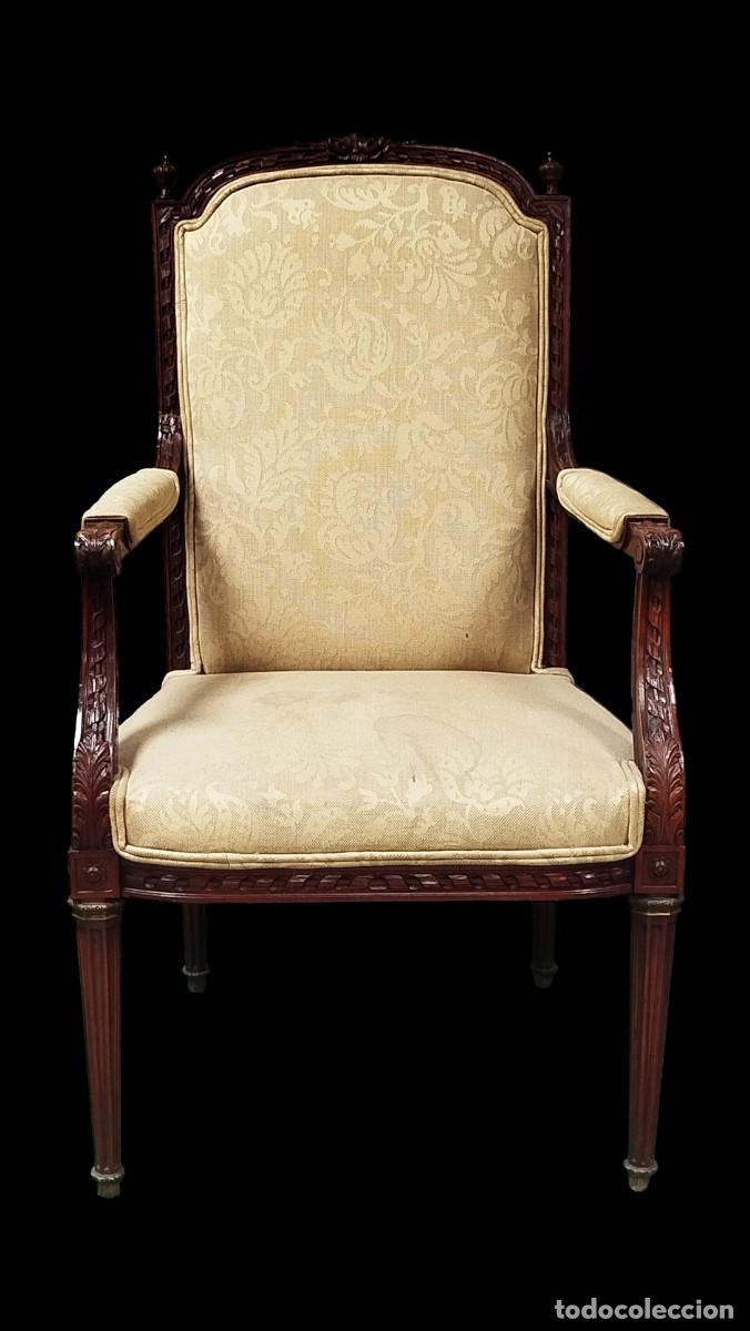 Antig&uuml;edades: SILL&Oacute;N ESTILO LUIS XVI DE MADERA DE NOGAL