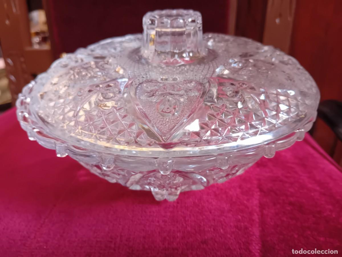 Antig&uuml;edades: Bombonera de cristal tallado - Foto 1
